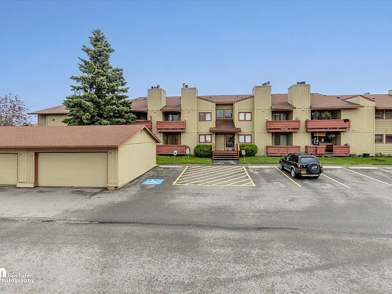 10250 Jamestown Dr #8 — Photo 1