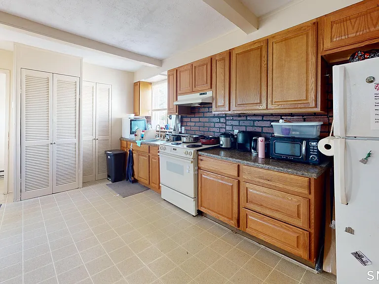 37 Landin St #A — Photo 4