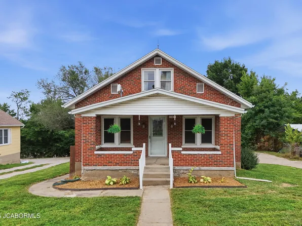 1109 E Main St, Linn, MO 65051