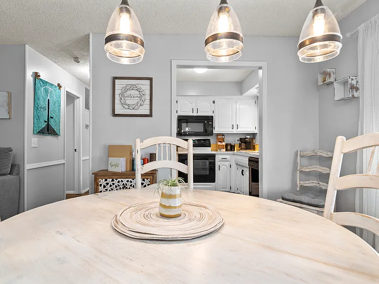 10 Victoria Ln — Photo 10