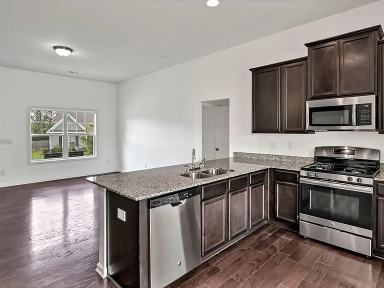357 Finch Ln — Photo 7