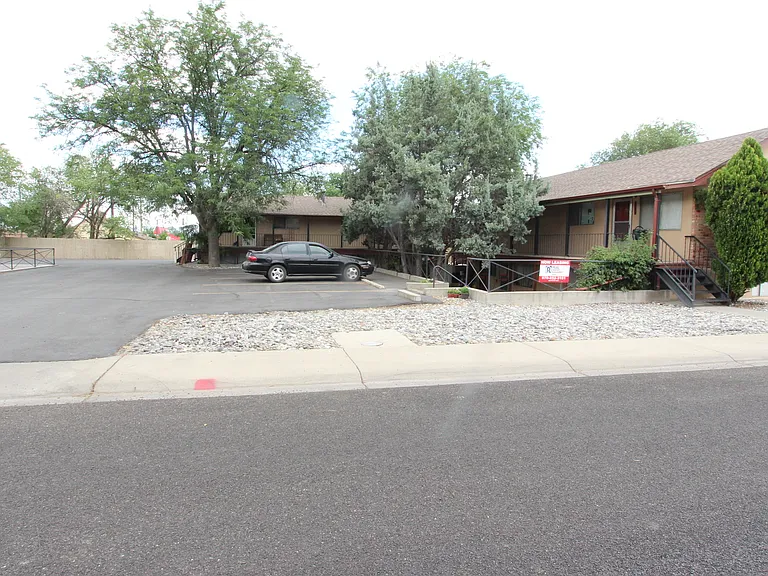 1425 Bunting Ave — Photo 20