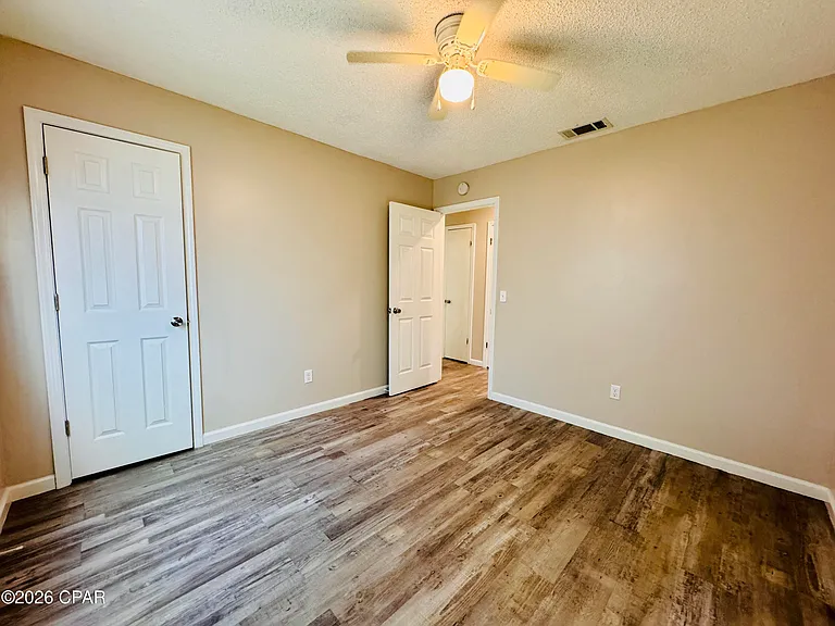 163 Lauren Ln — Photo 15