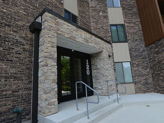4th image of 120 Lakeview Dr APT 203
