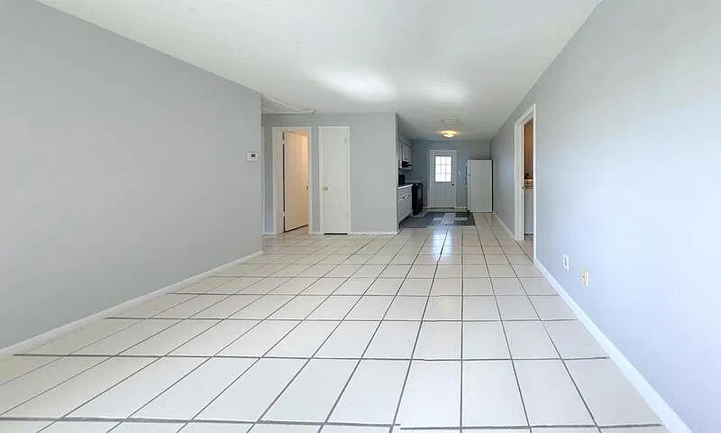 2 bed, 1.0 bath, 768 sqft, $1,295 — Photo 4