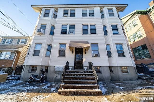 1st image of 103-105 Devon St