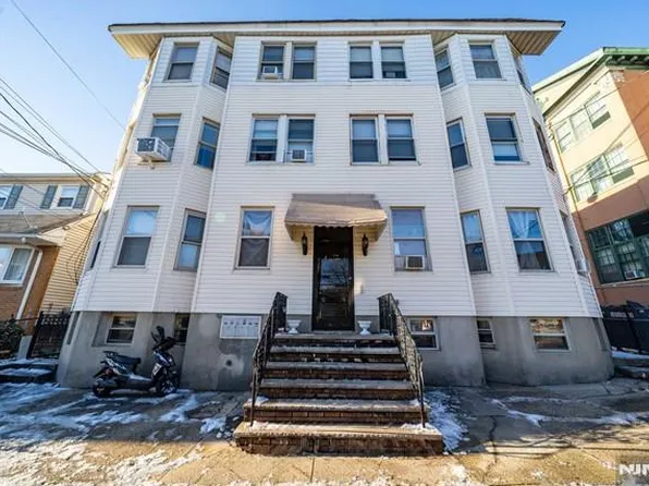 103-105 Devon St, Kearny, NJ 07032