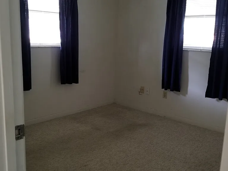4248 Drummond Ave — Photo 9