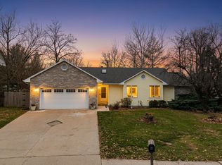 4520 E Bridgewood Dr, Columbia, MO 65203