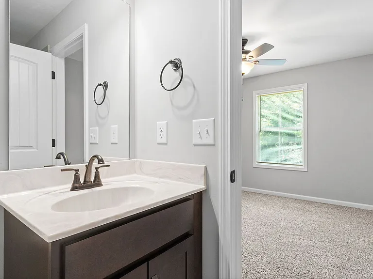 223 Smithson Ln — Photo 19