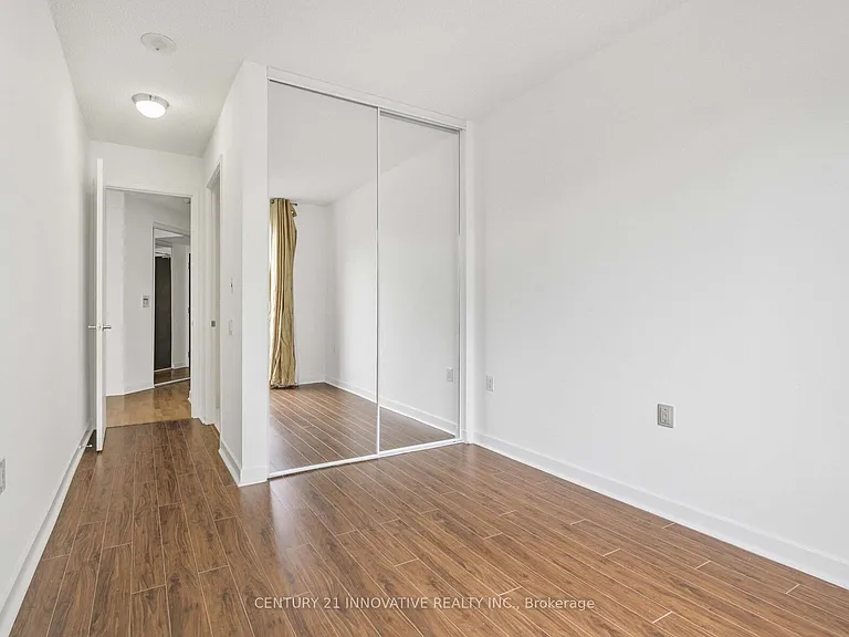 85 Bloor St E #805 — Photo 17