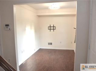 83 Nathan Blvd #35, Parlin, NJ 08859