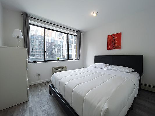 2nd image of 626 10th Ave APT 2D