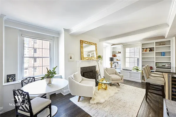 Sold by Warburg | media 6