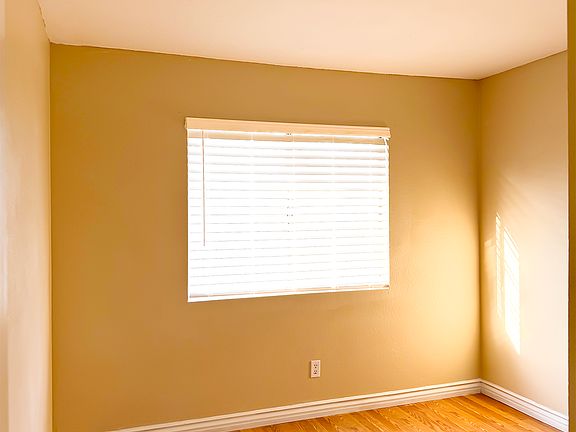 4th image of 772 Valley Crest Dr