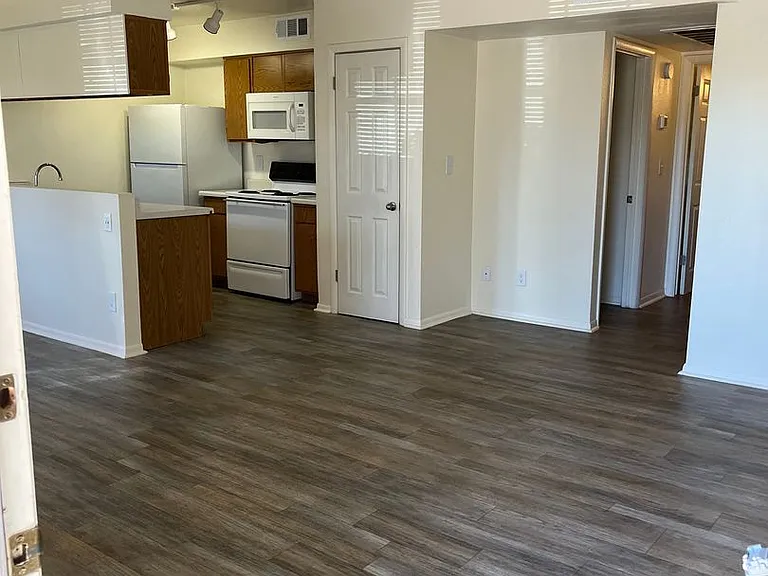 Shadowbrook Apartments-Scenic Living in Sedona — Photo 13