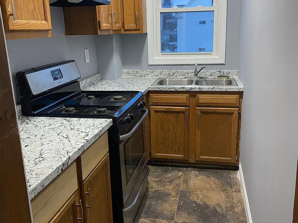 228 Collette St 3, New Bedford, MA 02746 Zillow