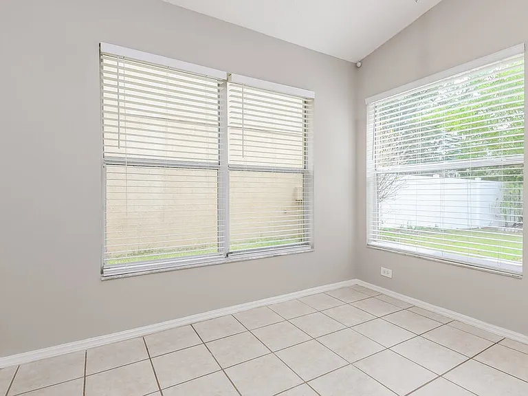 2603 Spring Hill Dr — Photo 6