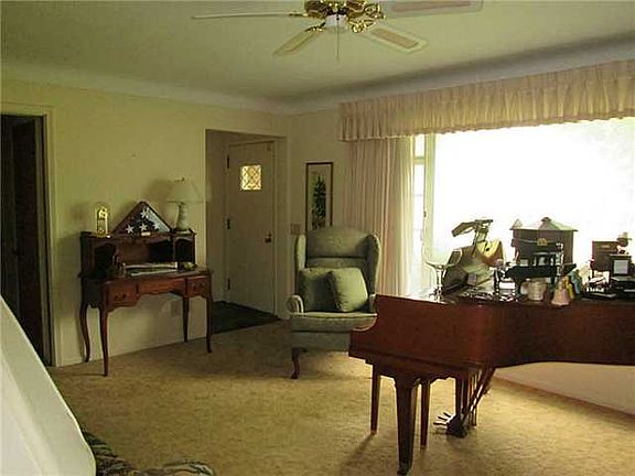 2nd image of 2801 Isha Laye Dr