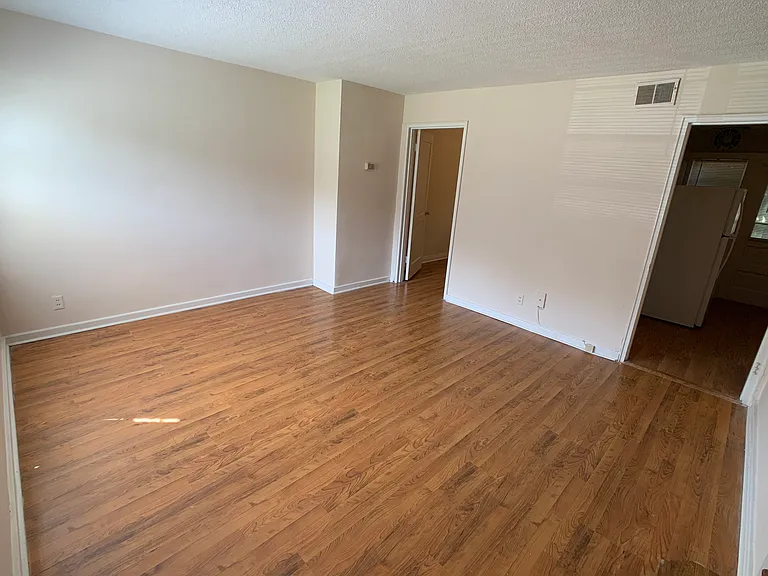 1683 Valley Ave — Photo 6