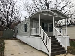 4104 Riverview Cir, Mount Clemens, MI 48043