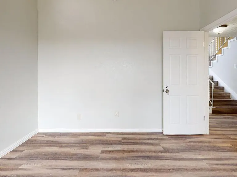5330 Daytona Dr — Photo 15