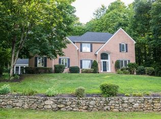 1 Hidden Meadow Ln, Southborough, MA 01772
