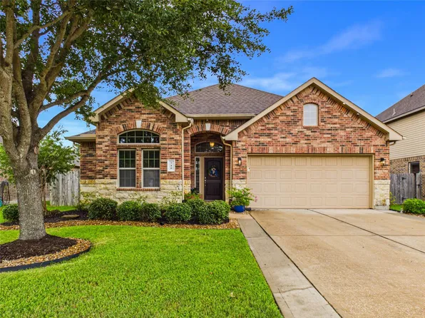 710 Fairway Dr, La Porte, TX 77571
