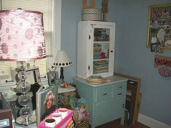 BR#1 serves as office/sew