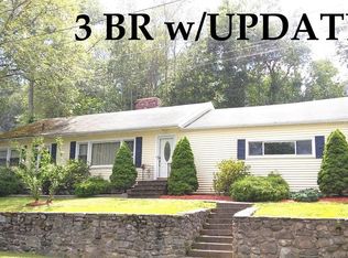 2 Oak Ln, Webster, MA 01570