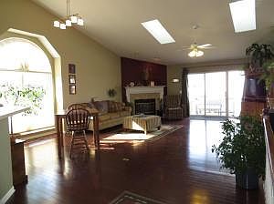4th image of 4894 Claymill Dr