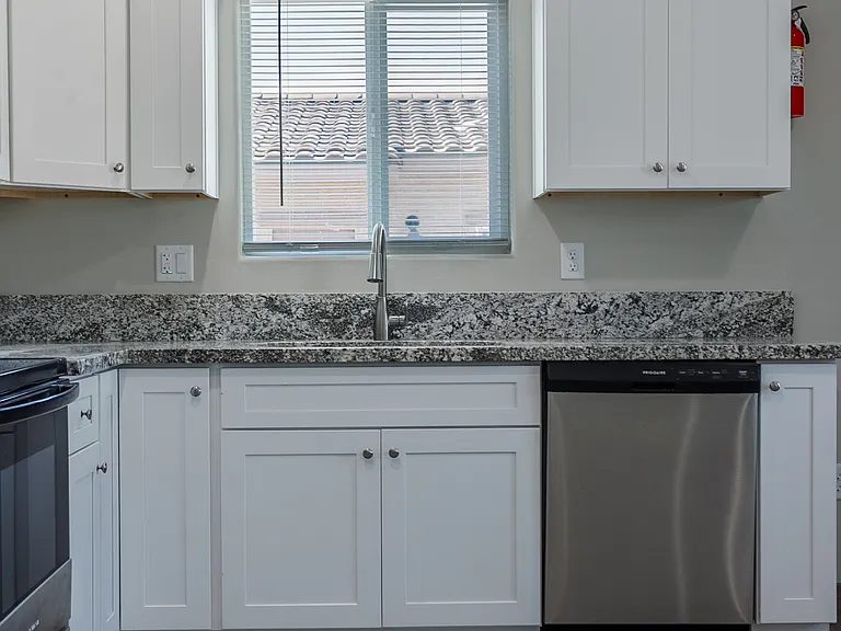 1358 N Apache Dr #1 — Photo 32