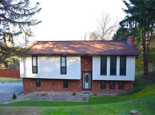 312 Holiday Dr, West Mifflin, PA 15122
