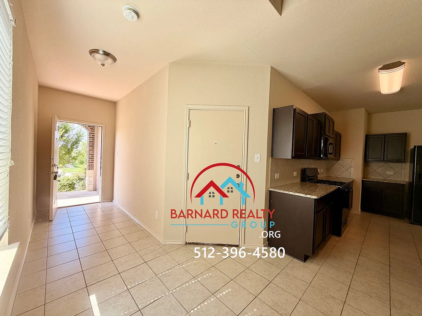 Available Now: Home in a Family Friendly Neighborhood — Photo 4