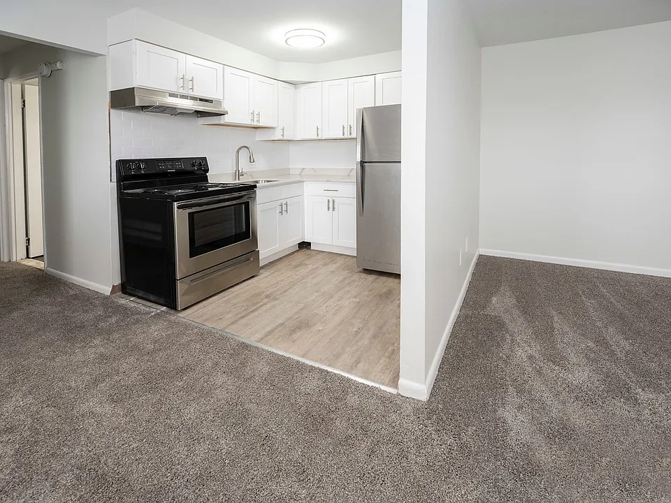 Stationwalk Apartments- Adorable Community looking for its perfect person!