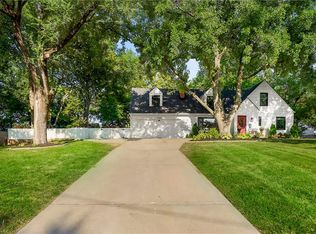 7525 Fontana St, Prairie Village, KS 66208