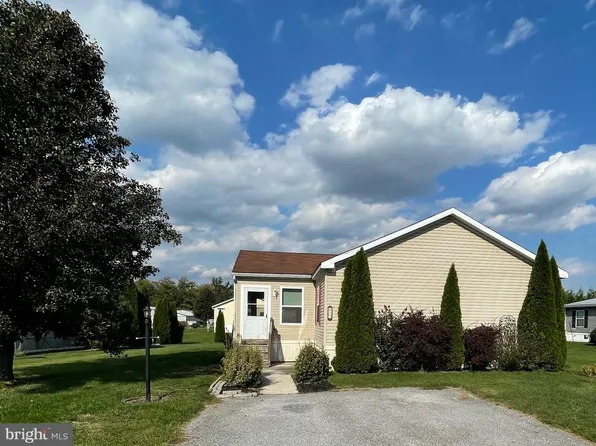 22 Maizefield Dr, Shippensburg, PA 17257