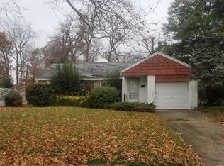 714 Laurel Dr, West Hempstead, NY 11552