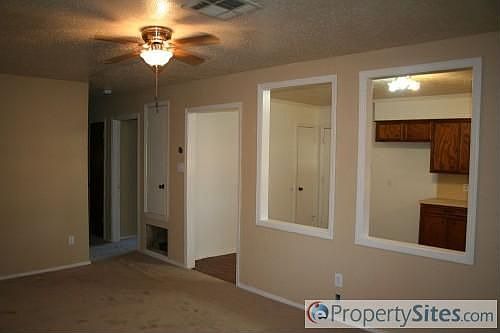 3rd image of 9305 Sandalwood Dr