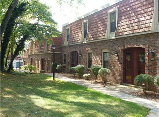 1220 Pennsbury Blvd, Pittsburgh, PA 15205