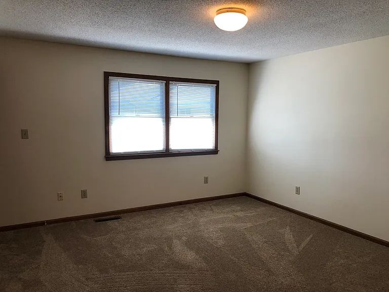 107 Hillcrest Dr — Photo 5