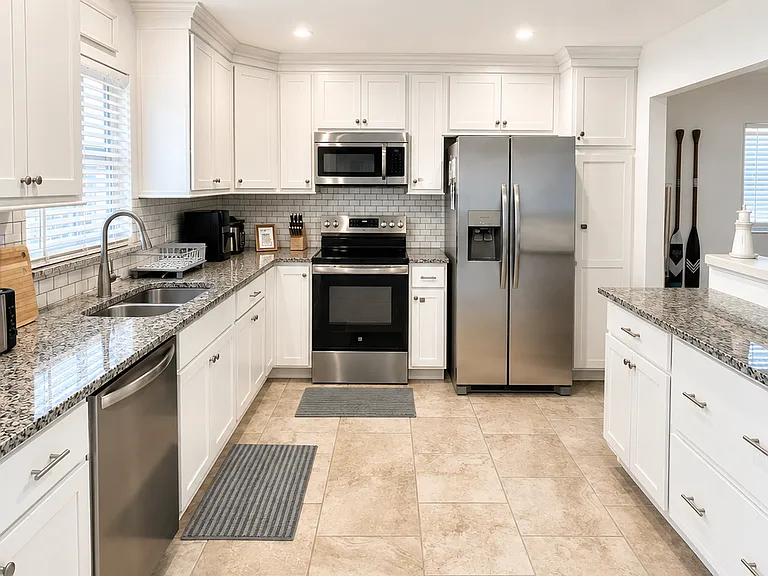 2502 NE 15th Ln — Photo 14