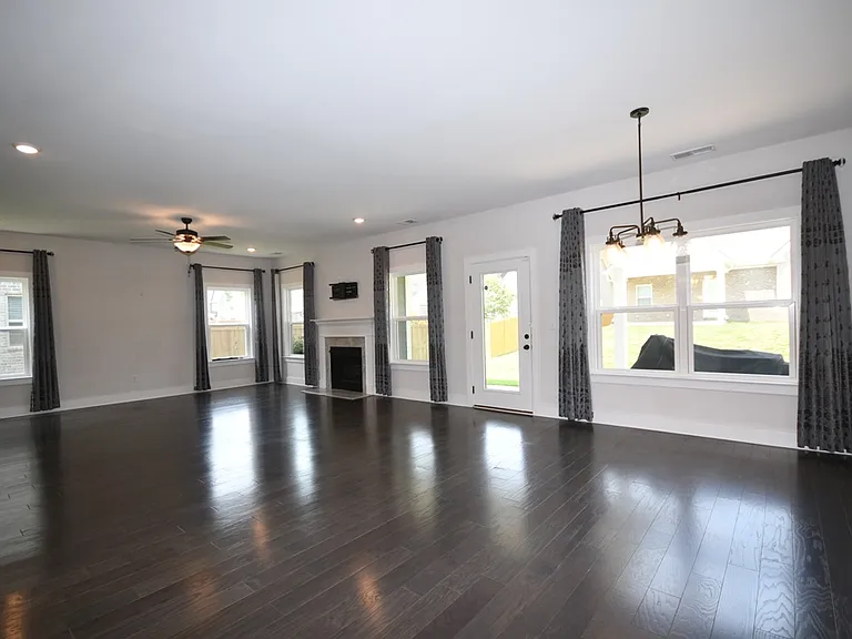 1663 Buttonwood Loop — Photo 3