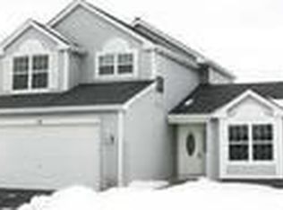 121 N Savannah Ct, Round Lake, IL 60073