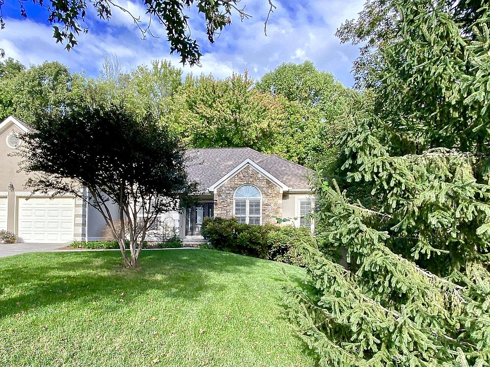 1st image of 2822 Maple Hollow Ln