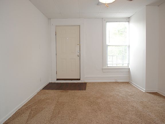 5th image of 226 W 8th Ave APT 1