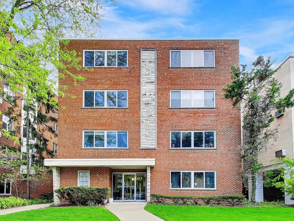 2722 Central St #4S