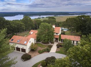 120 River Rd, Essex, CT 06426