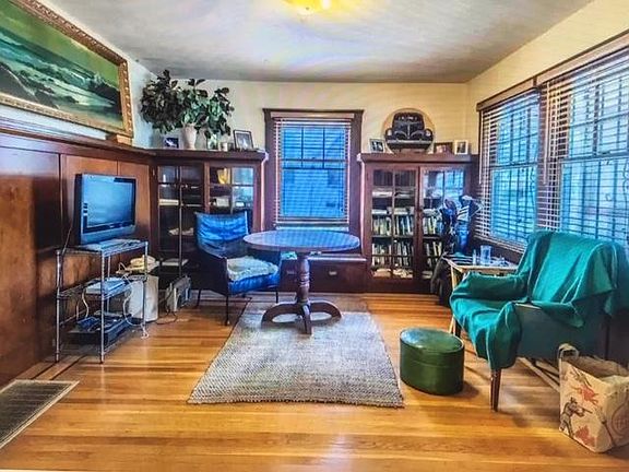 3rd image of 308 Alabama St