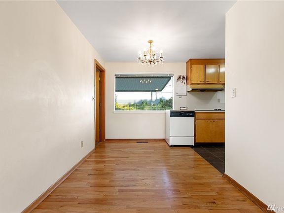 4th image of 10615 Irene Ave SW